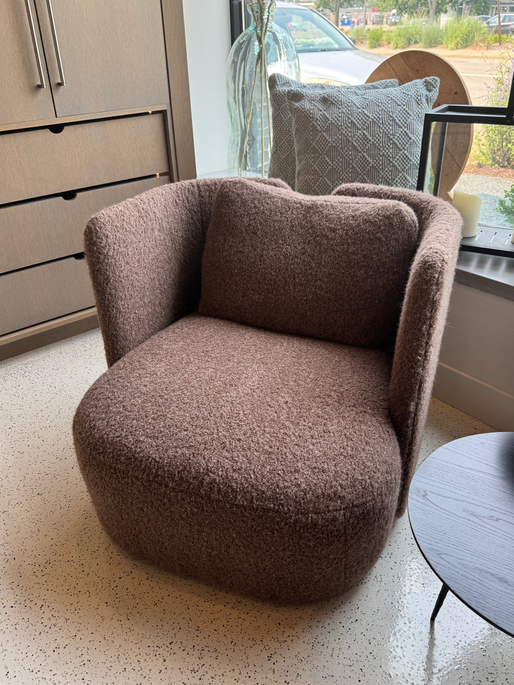 Hudson Swivel Club Chair - Mephistur Tobacco